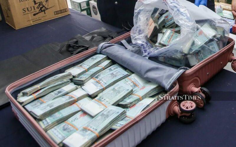 One week on, RM500k cash bag still remains unclaimed says police