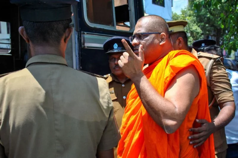 Sami Buddha Sri Lanka dipenjara kerana hina orang Islam