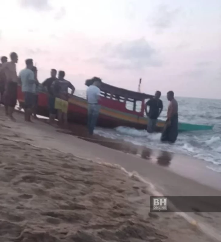 Pengawal keselamatan ditemukan selamat selepas 17 jam hanyut, terapung di laut