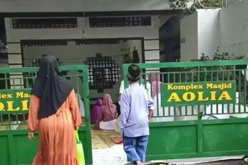 Imam mengaku ‘telefon’ Tuhan sebelum sambut Aidilfitri awal