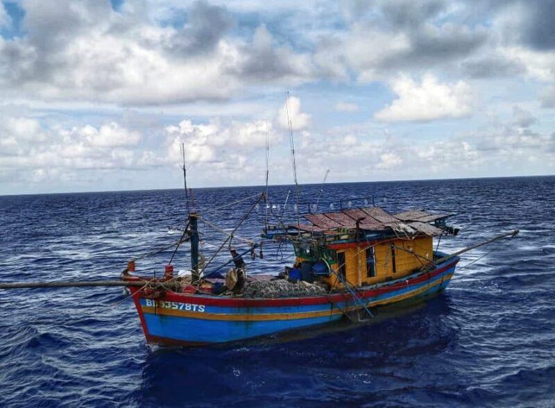 Nelayan Vietnam cuba tangkap ikan sehari sebelum raya ditahan