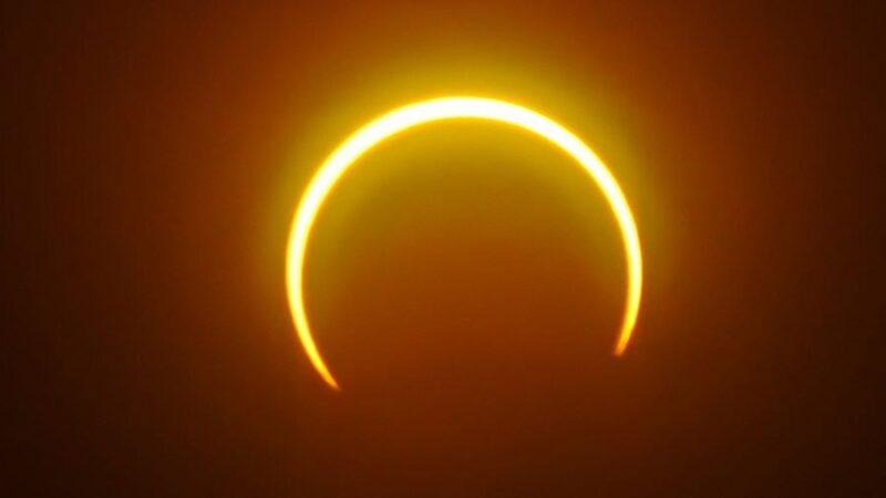 Gerhana matahari penuh dilihat di Amerika Utara hari ini