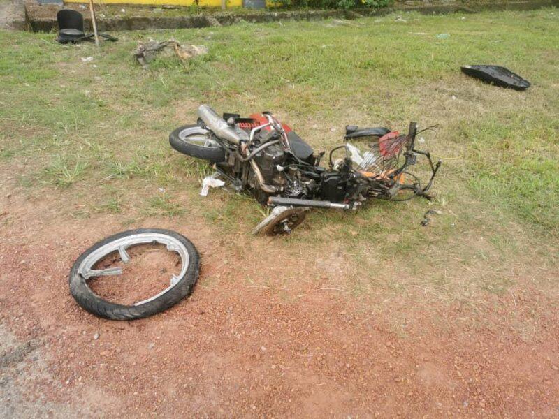 Remaja maut motosikal bertembung Proton Wira