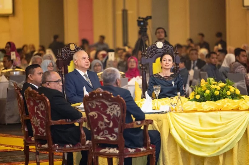 Sultan Nazrin graces Kelab Bakti Gunung Kledang's celebrity charity dinner