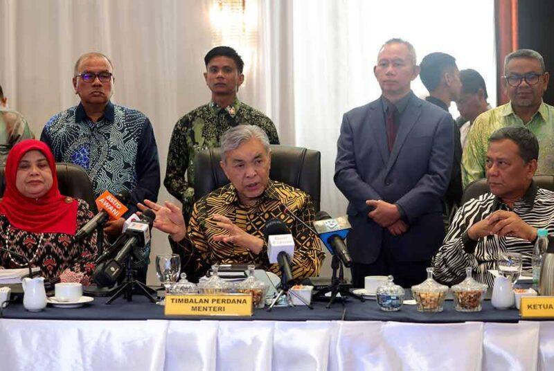 Ahmad Zahid nafi tawar jawatan kepada Hamzah