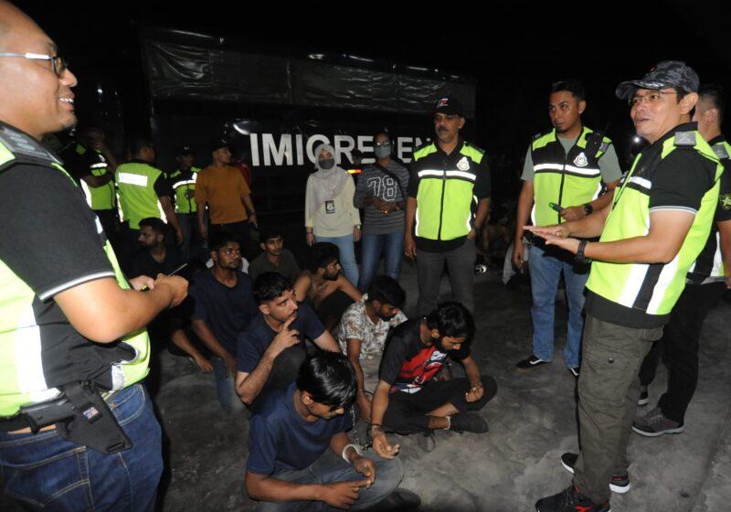 Warga asing lari lintang-pukang elak dicekup