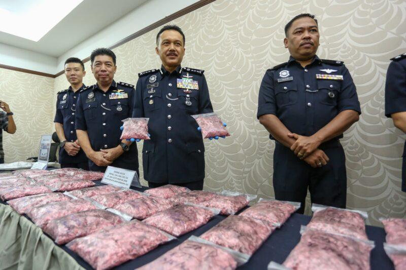 Dua rakan ditahan bersama 21kg heroin