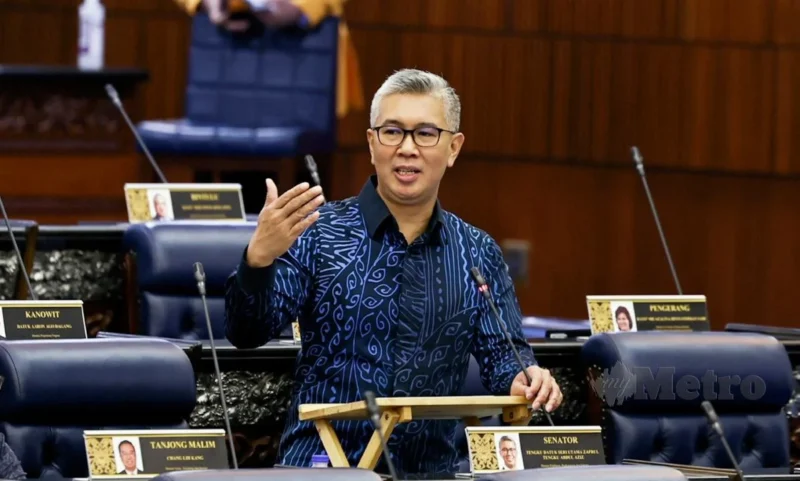 Menteri Pelaburan, Perdagangan dan Industri Tengku Datuk Seri Zafrul Abdul Aziz pada Persidangan Dewan Rakyat sempena Mesyuarat Kedua, Penggal Ketiga Parlimen Kelima Belas di Bangunan Parlimen hari ini. FOTO BERNAMA