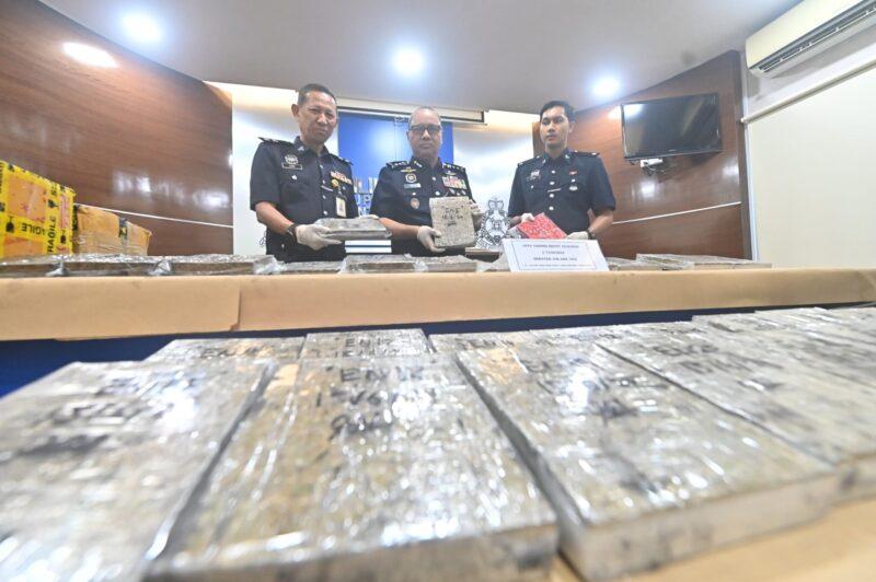 Bekas banduan ditahan, polis rampas 54 ketulan ganja bernilai RM173,600