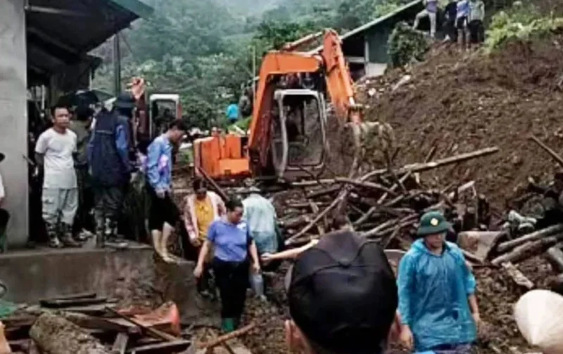 Empat sekeluarga maut rumah tertimbus tanah runtuh