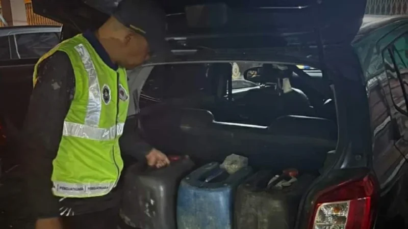 Seleweng petrol, pemilik stesen minyak antara dua ditahan