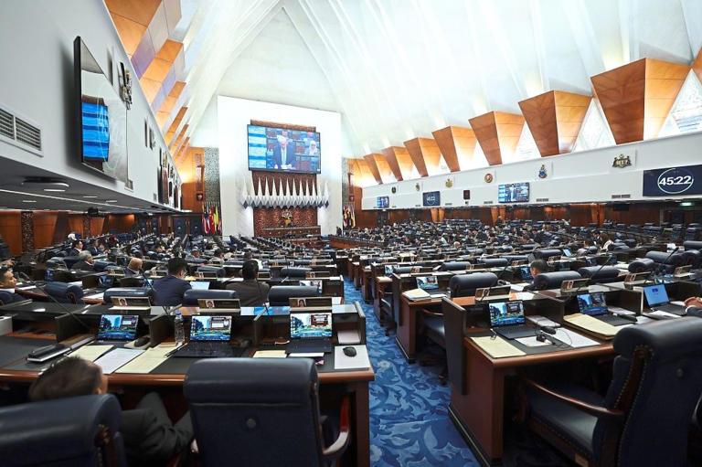Perikatan MPs don white armbands, recite poems to protest Speaker's ruling on 'rogue six'