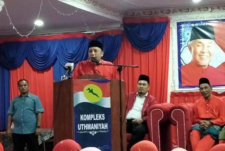 Some former Umno leaders are like 'kemuncup' - Ahmad Jazlan