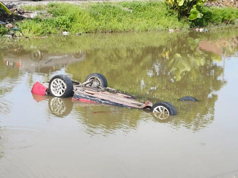 Jerit minta tolong selamatkan anak lepas kereta tenggelam