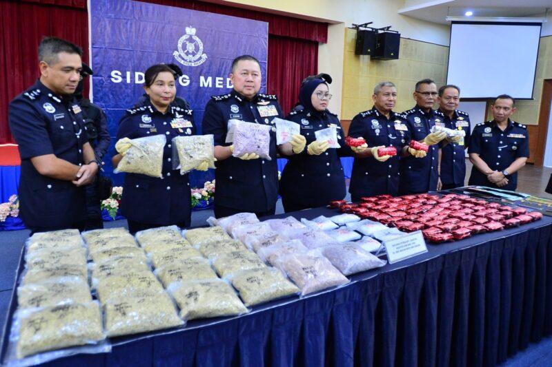 Sembunyi dadah RM7.8 juta dalam kereta