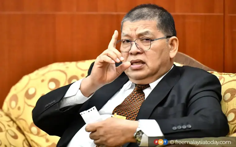 MPs who comment online despite being absent in Dewan ‘under close watch’