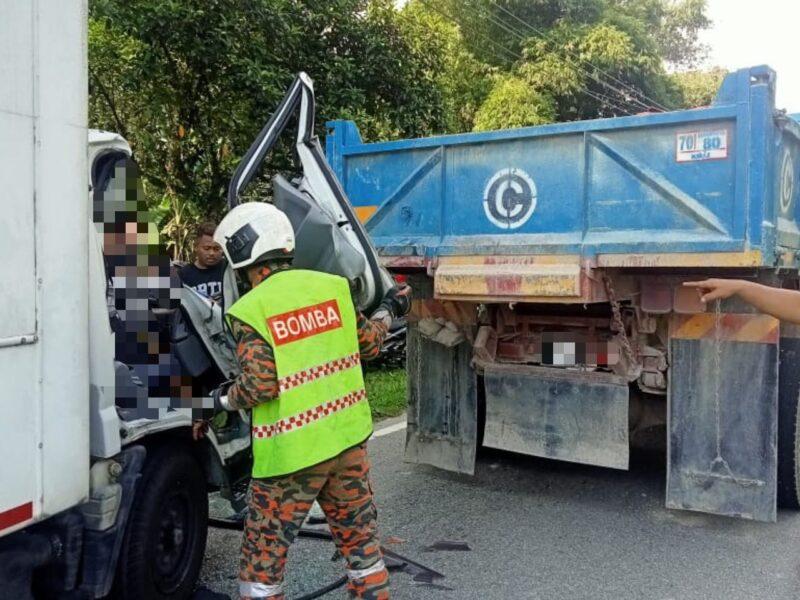 Warga emas maut, kenderaan dipandu anak langgar belakang lori tanah