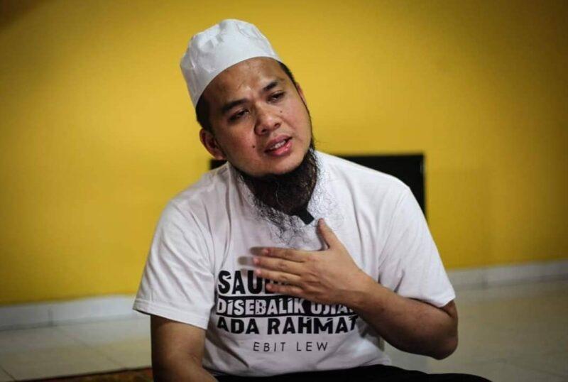 ‘Ebit Lew minta saya buka pakaian, tapi saya tidak ikut’