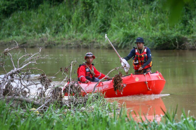 Operasi cari jasad Sabari diteruskan di Sungai Padang Terap